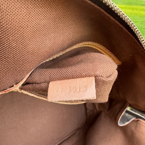 Louis Vuitton Brown and Tan Monogram Satchel - Picture 3 of 14